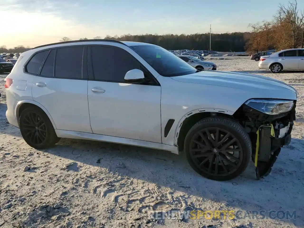 4 Photograph of a damaged car 5UXCR6C02M9G21597 BMW X5 2021