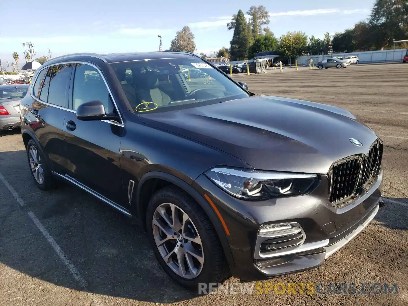 1 Photograph of a damaged car 5UXCR6C02M9G97353 BMW X5 2021