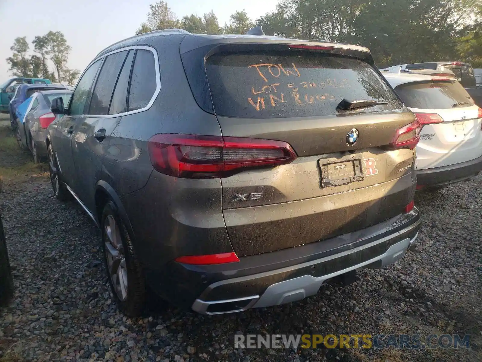 3 Photograph of a damaged car 5UXCR6C03M9E98666 BMW X5 2021