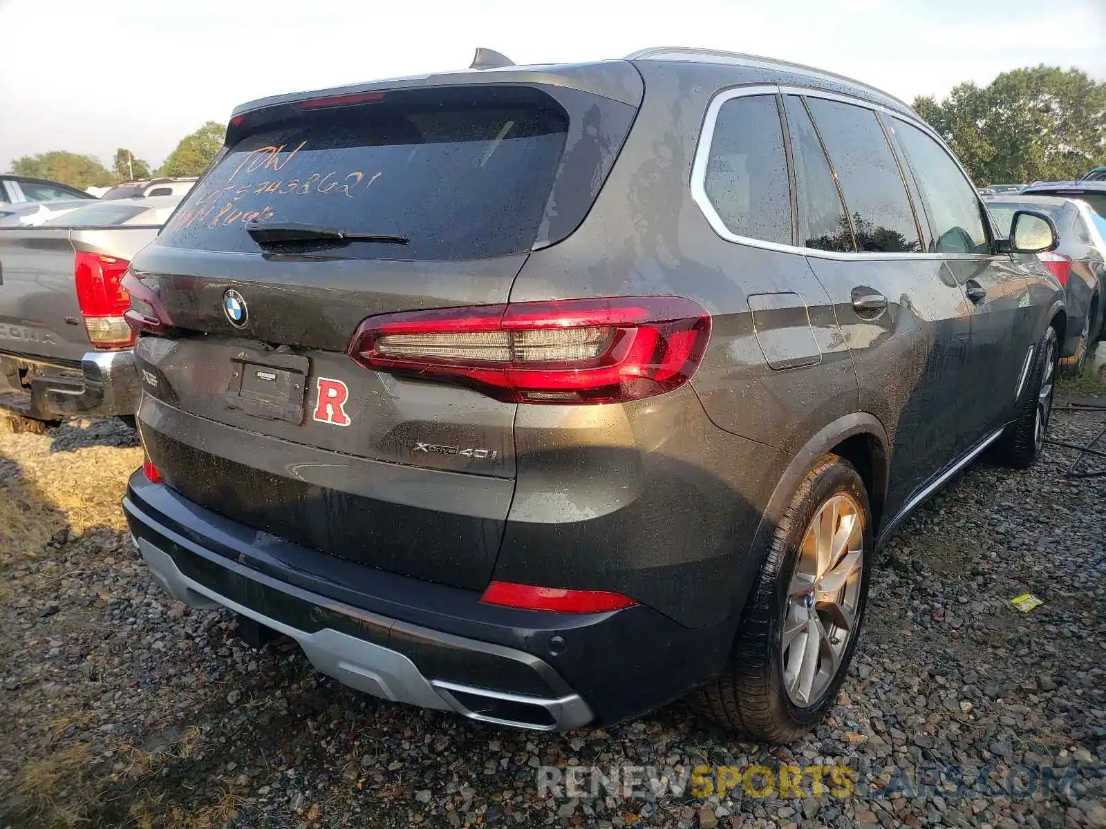 4 Photograph of a damaged car 5UXCR6C03M9E98666 BMW X5 2021