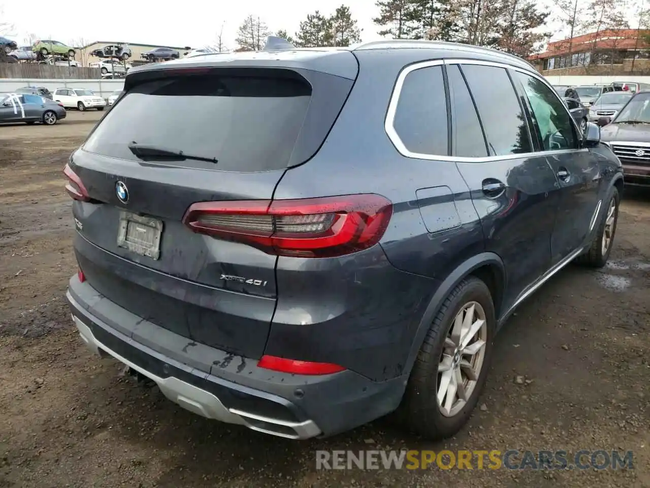 4 Photograph of a damaged car 5UXCR6C04M9F10016 BMW X5 2021