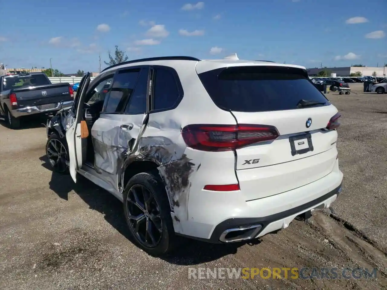 3 Photograph of a damaged car 5UXCR6C04M9G29314 BMW X5 2021