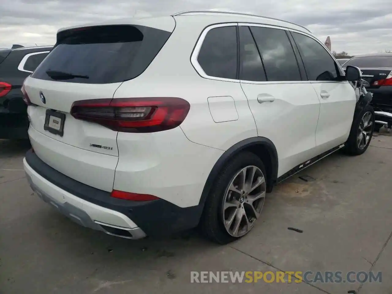 4 Фотография поврежденного автомобиля 5UXCR6C04M9G82398 BMW X5 2021