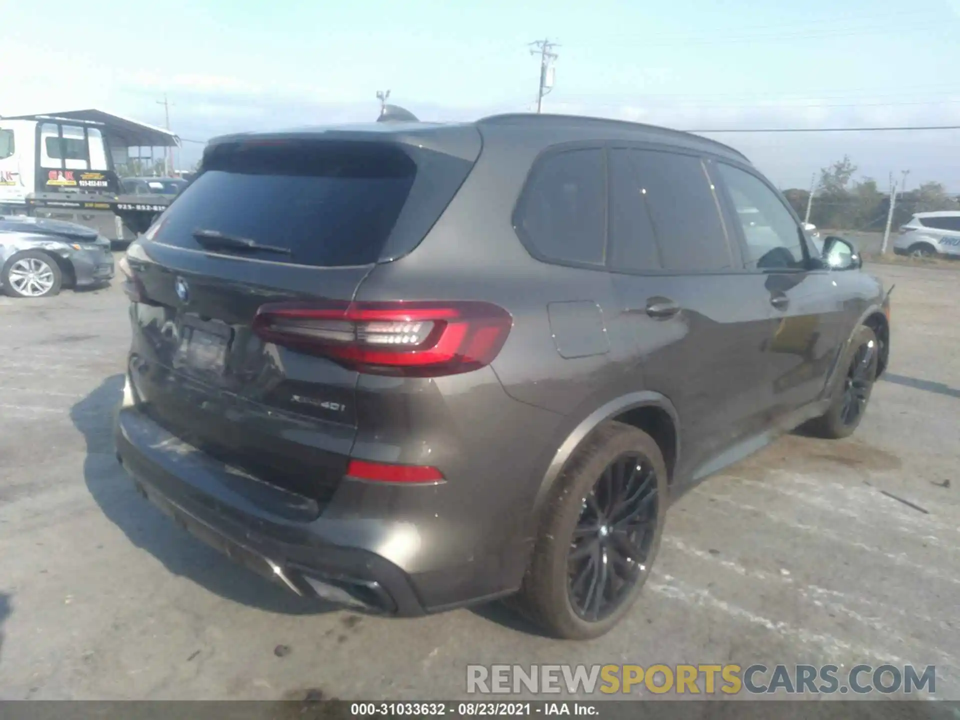 4 Photograph of a damaged car 5UXCR6C04M9H01676 BMW X5 2021