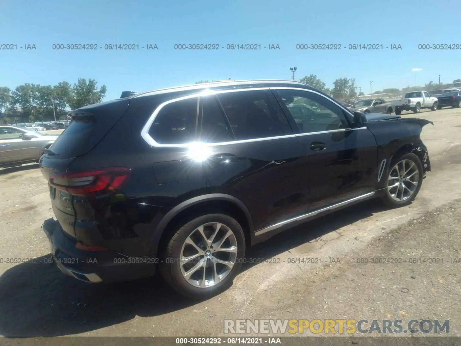 4 Photograph of a damaged car 5UXCR6C05M9F05830 BMW X5 2021