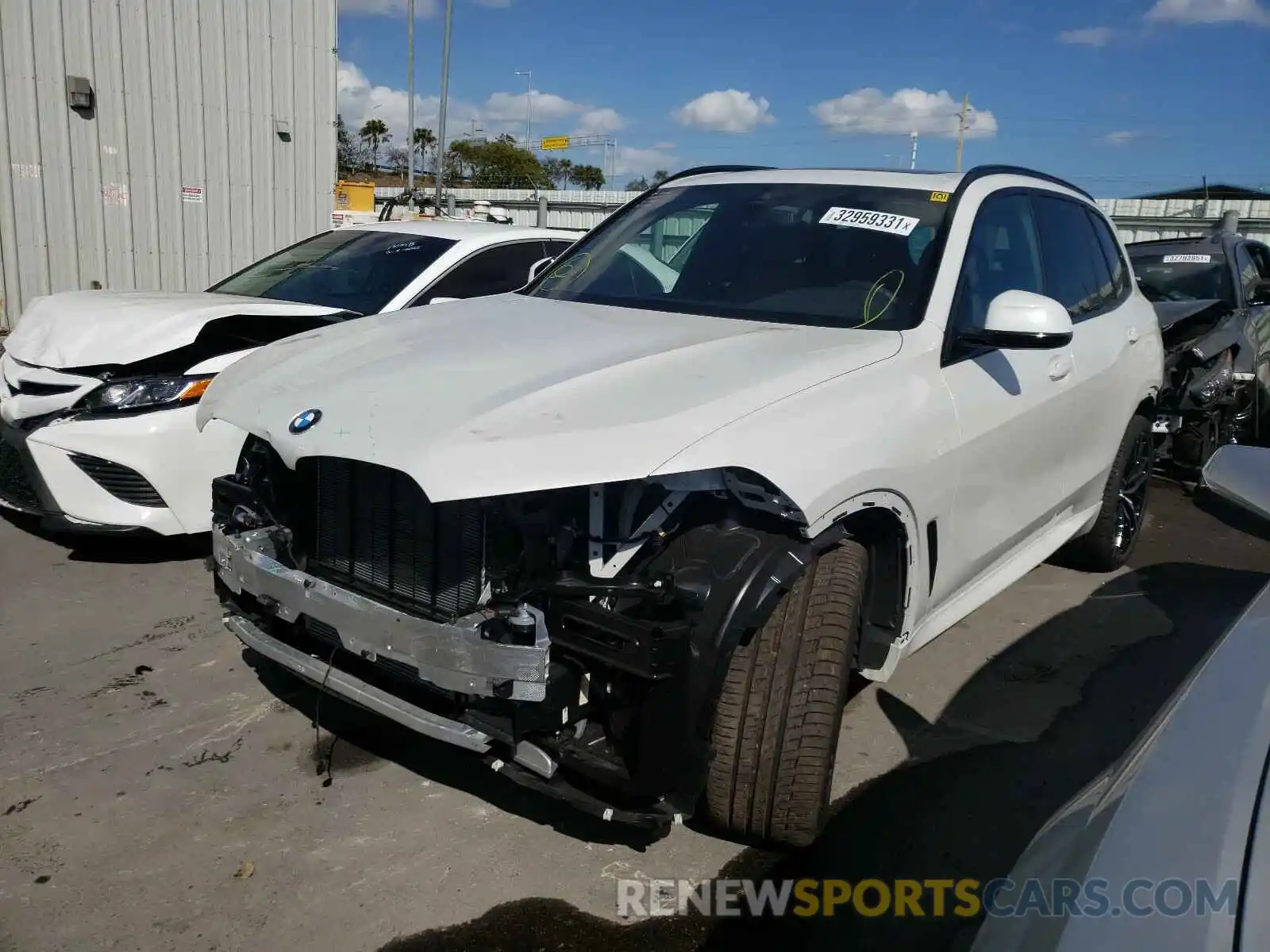 2 Photograph of a damaged car 5UXCR6C05M9F30212 BMW X5 2021