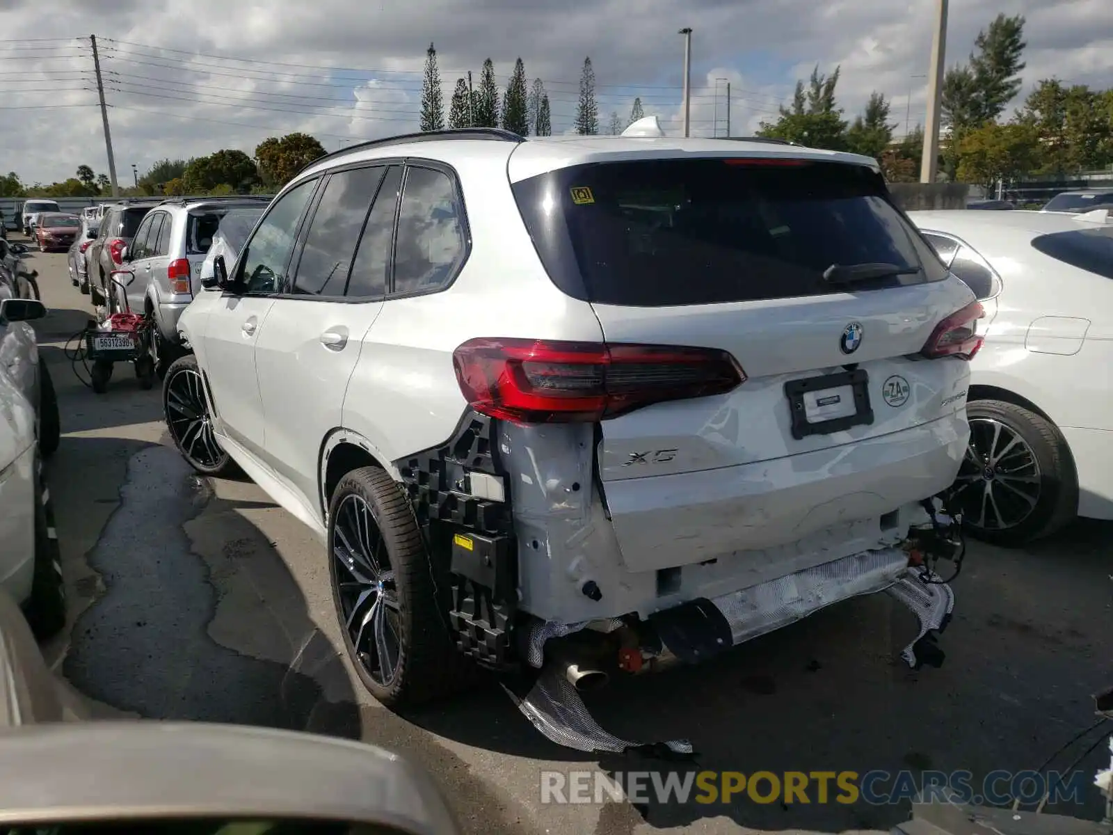 3 Photograph of a damaged car 5UXCR6C05M9F30212 BMW X5 2021