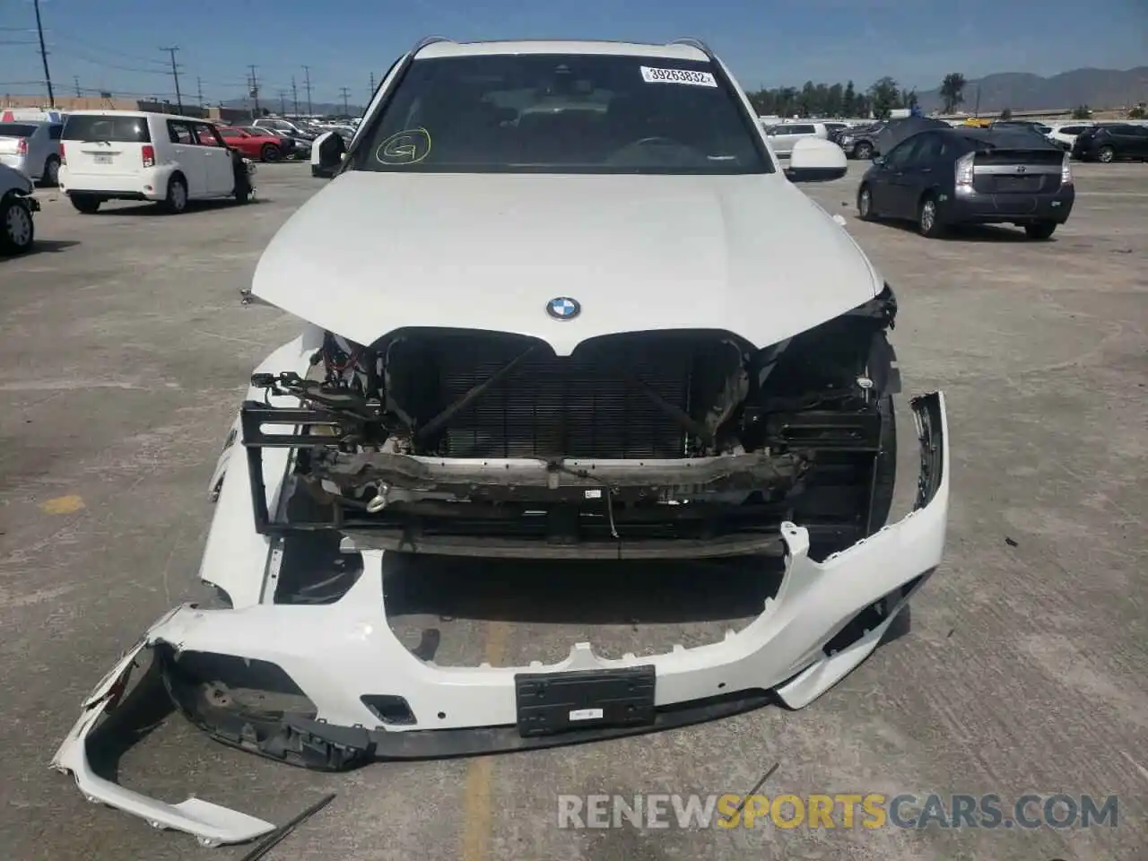 9 Photograph of a damaged car 5UXCR6C05M9F32106 BMW X5 2021