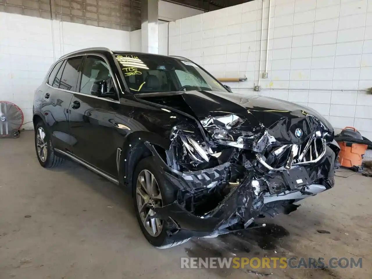 1 Photograph of a damaged car 5UXCR6C06M9E91596 BMW X5 2021