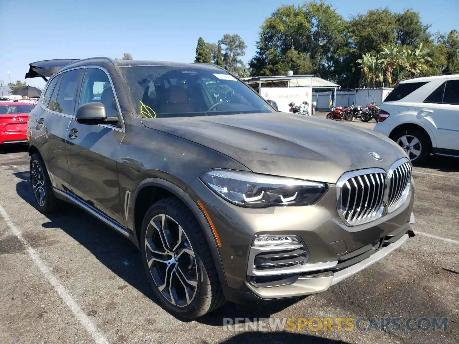 1 Photograph of a damaged car 5UXCR6C06M9G52061 BMW X5 2021