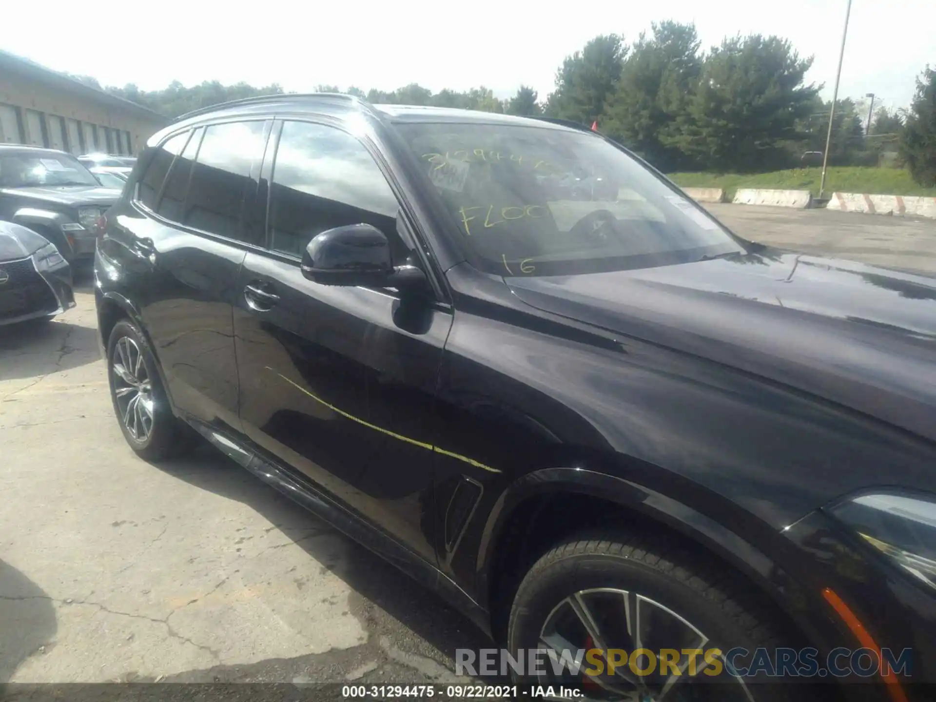 6 Photograph of a damaged car 5UXCR6C06M9H01520 BMW X5 2021