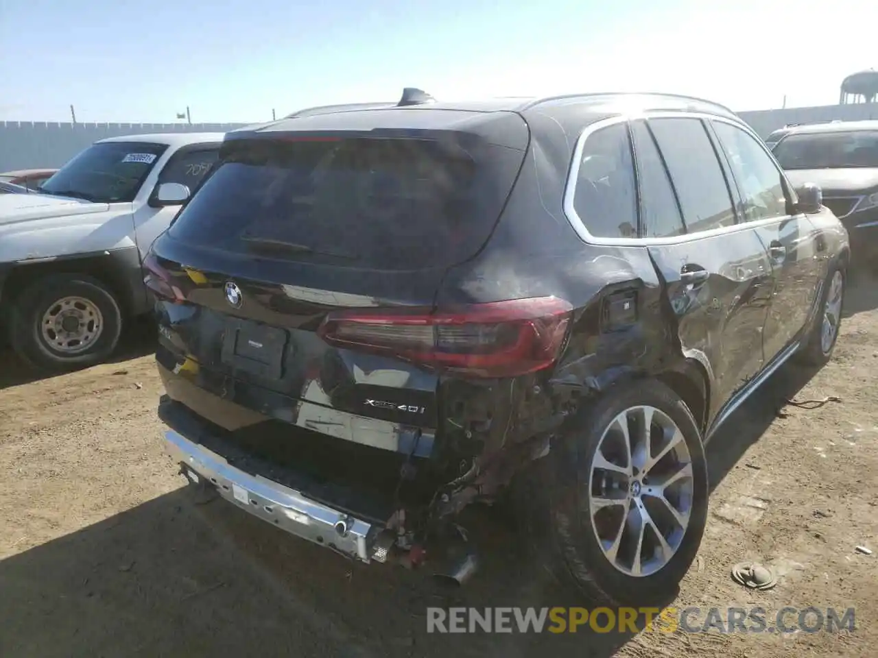 4 Photograph of a damaged car 5UXCR6C07M9E43881 BMW X5 2021