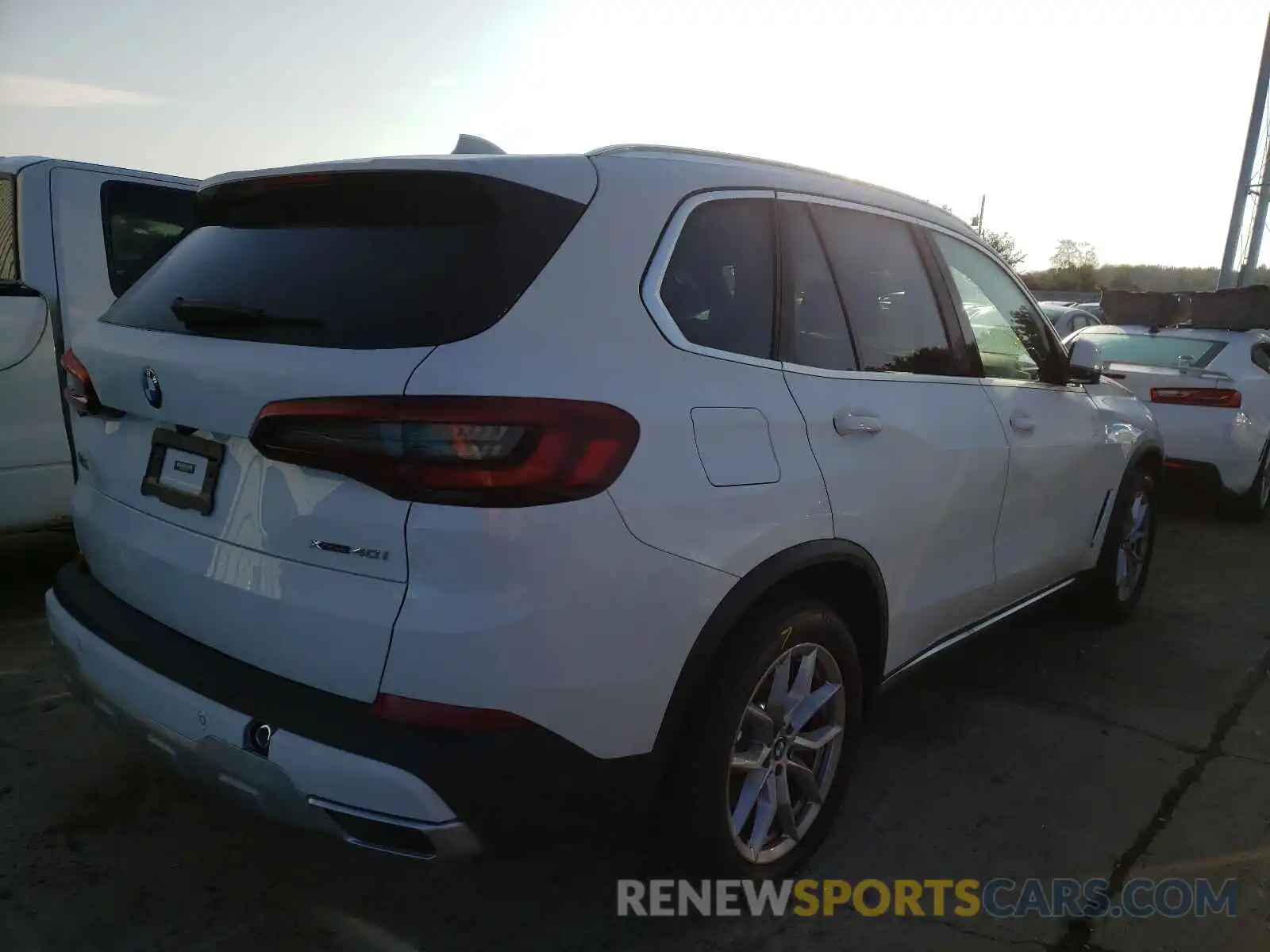 4 Photograph of a damaged car 5UXCR6C07M9H26149 BMW X5 2021