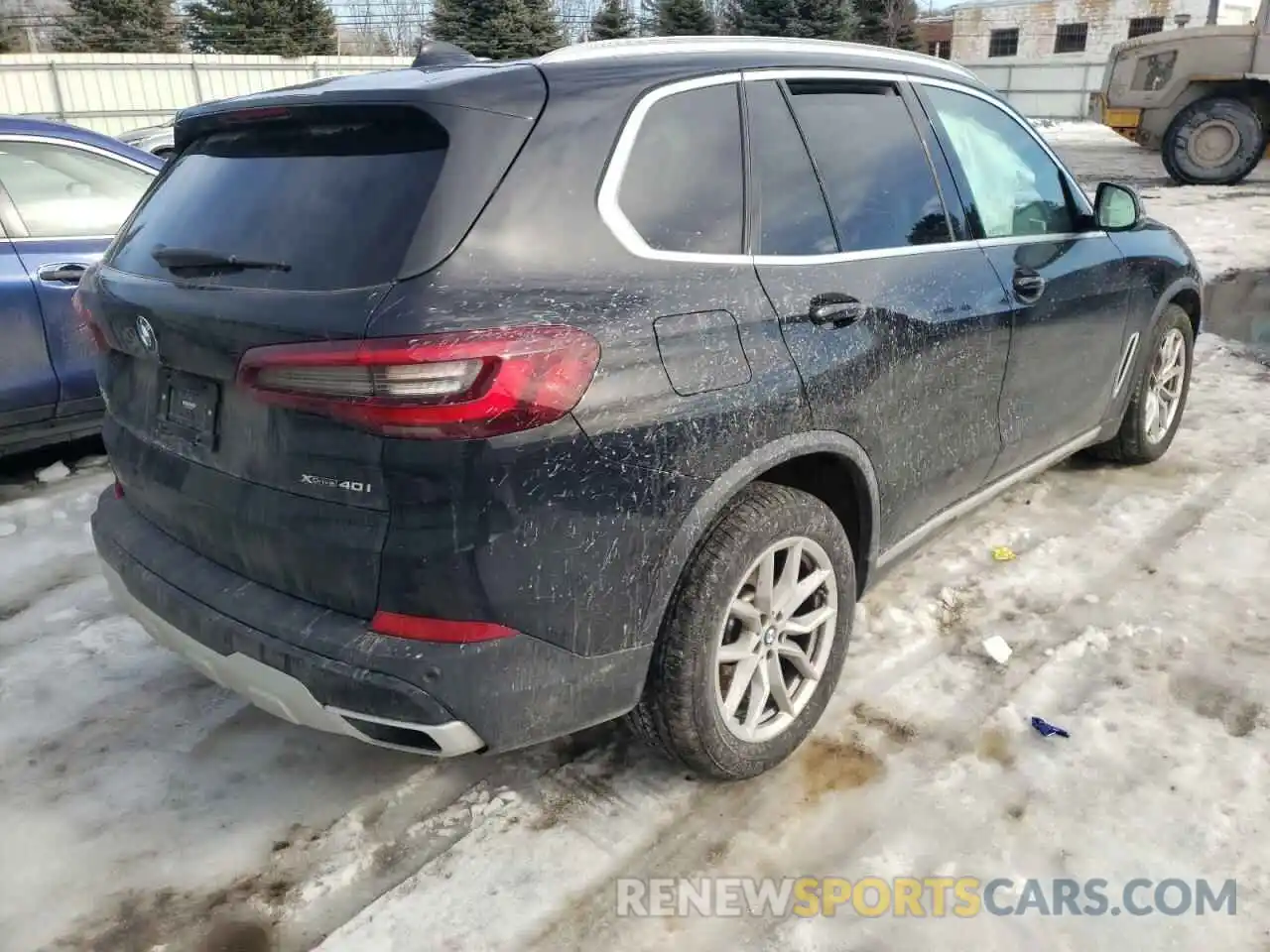 4 Photograph of a damaged car 5UXCR6C07M9H31058 BMW X5 2021