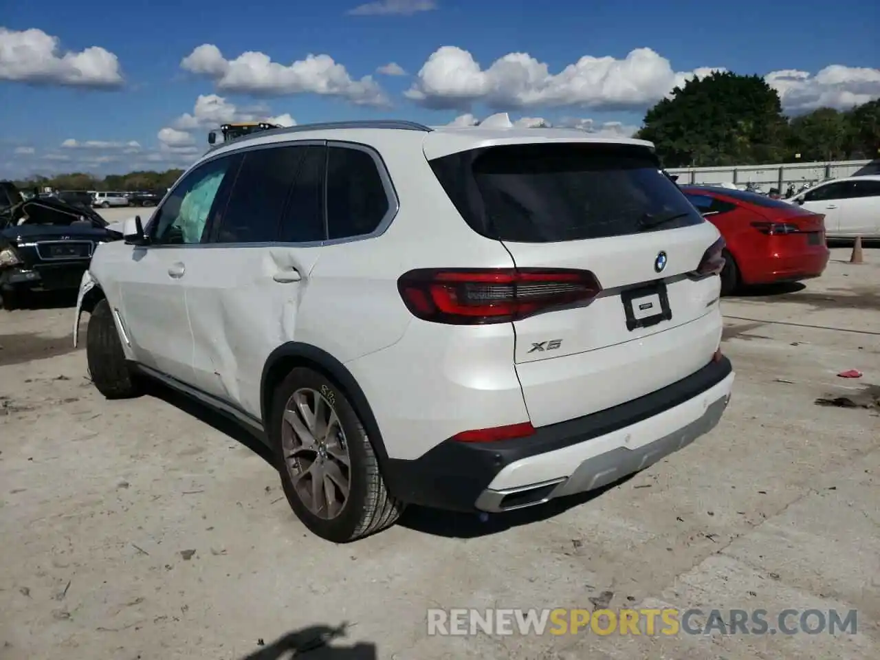 3 Photograph of a damaged car 5UXCR6C08M9E55649 BMW X5 2021