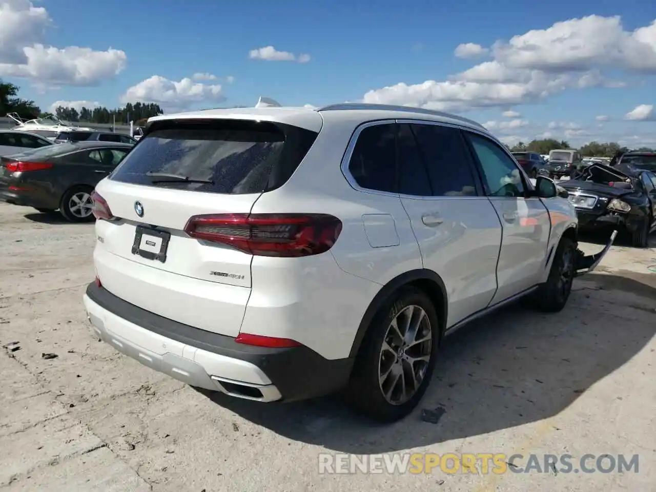 4 Photograph of a damaged car 5UXCR6C08M9E55649 BMW X5 2021