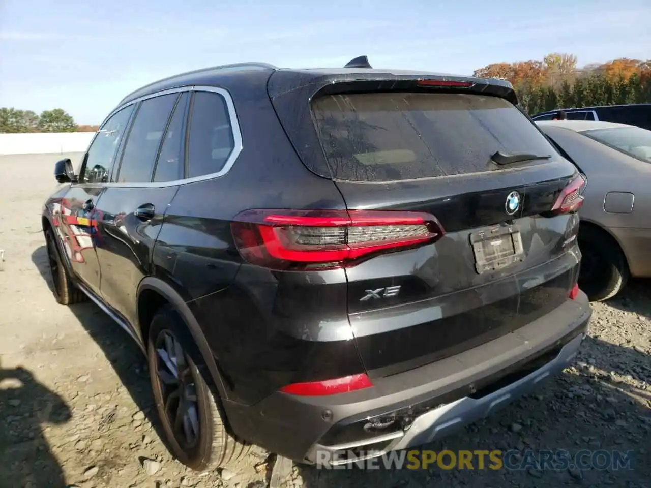 3 Photograph of a damaged car 5UXCR6C08M9E69888 BMW X5 2021