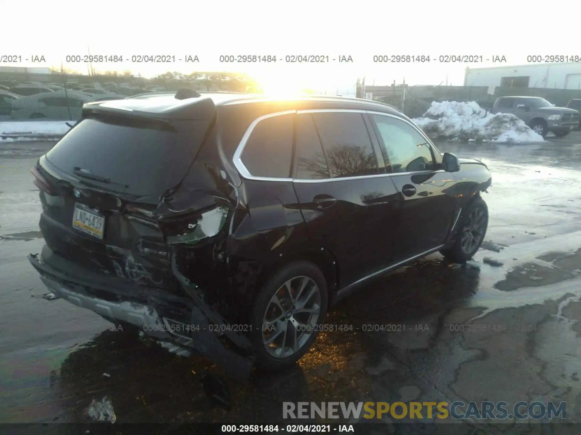4 Photograph of a damaged car 5UXCR6C08M9E79157 BMW X5 2021