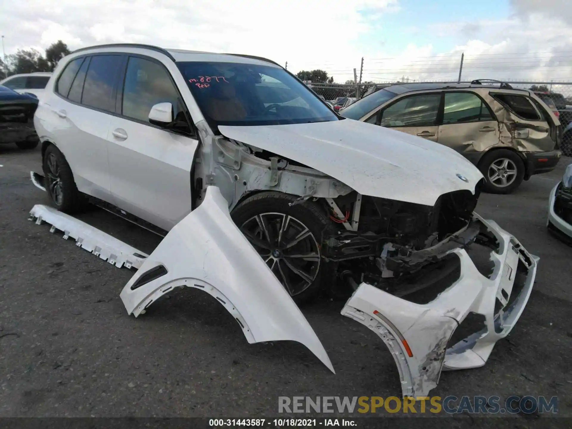 1 Photograph of a damaged car 5UXCR6C08M9F13775 BMW X5 2021