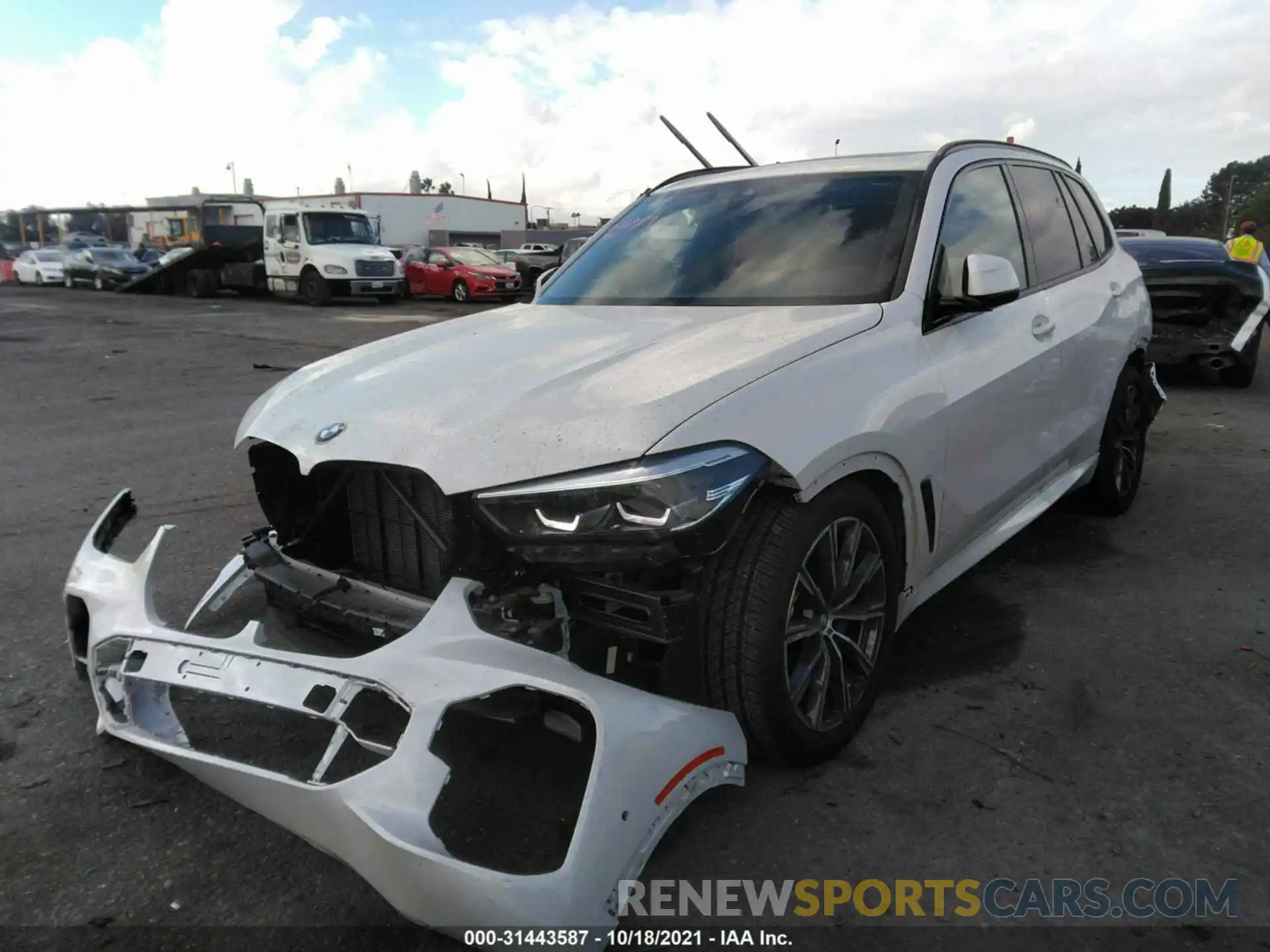 2 Фотография поврежденного автомобиля 5UXCR6C08M9F13775 BMW X5 2021