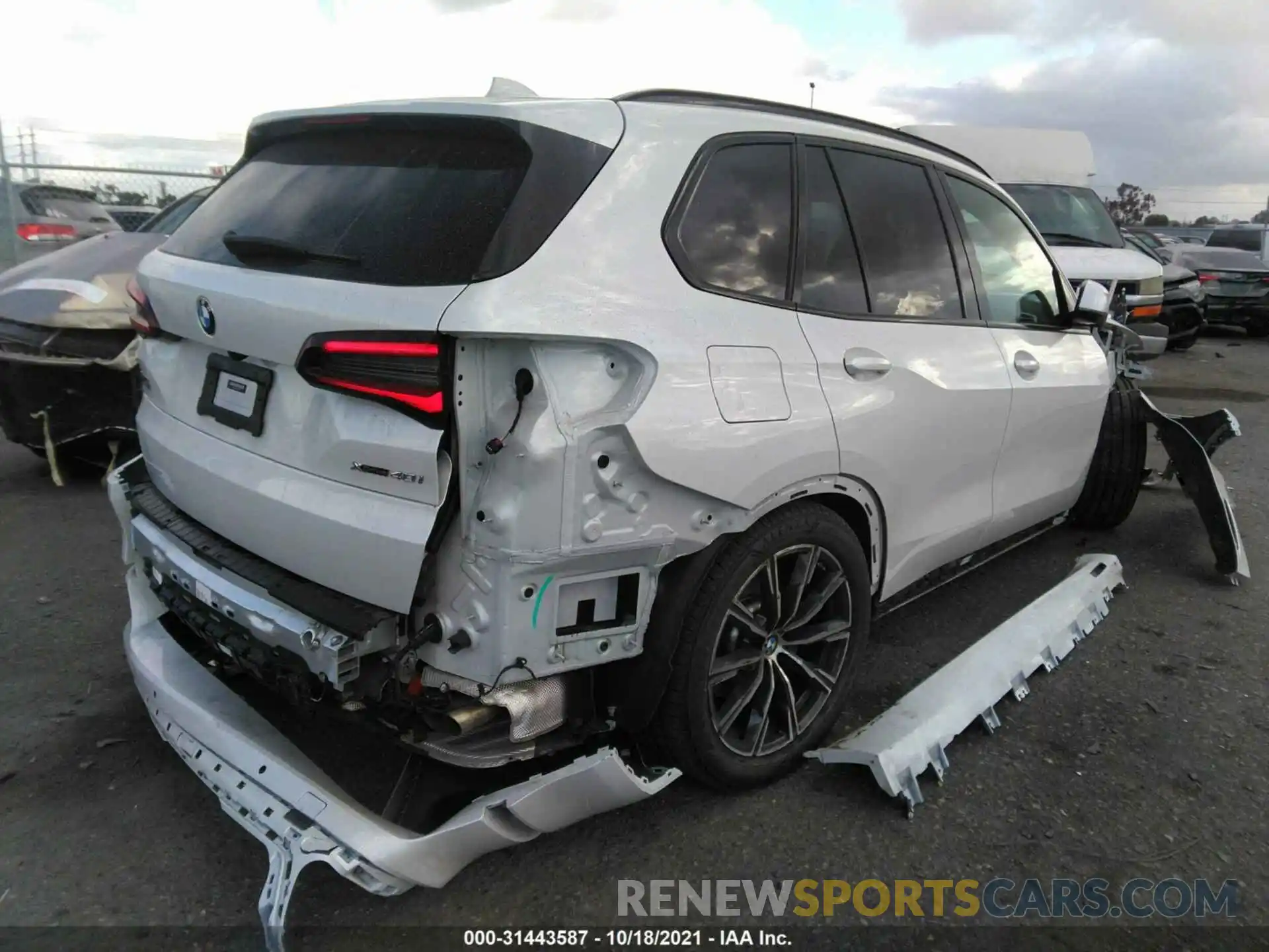 4 Photograph of a damaged car 5UXCR6C08M9F13775 BMW X5 2021