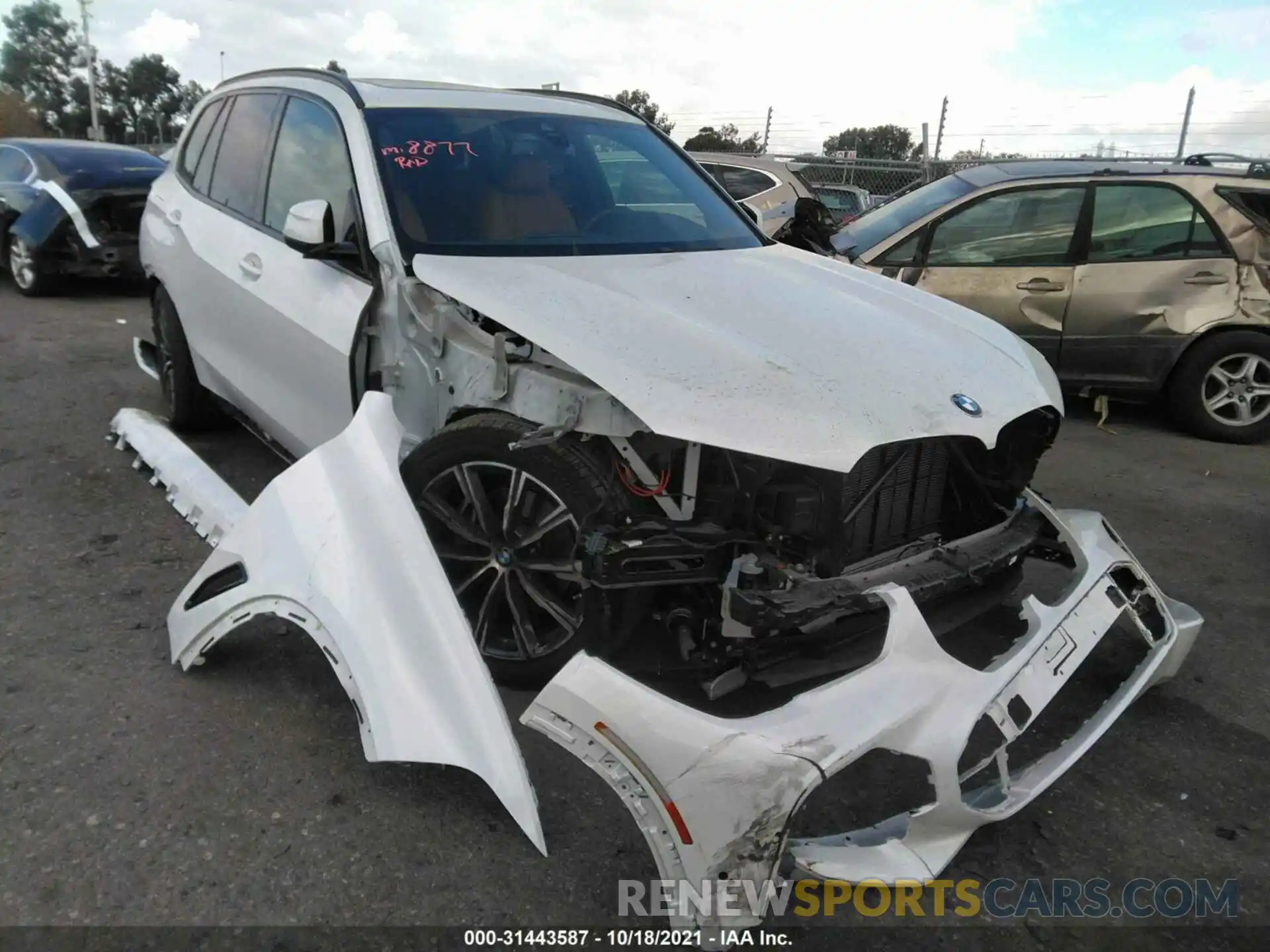 6 Photograph of a damaged car 5UXCR6C08M9F13775 BMW X5 2021