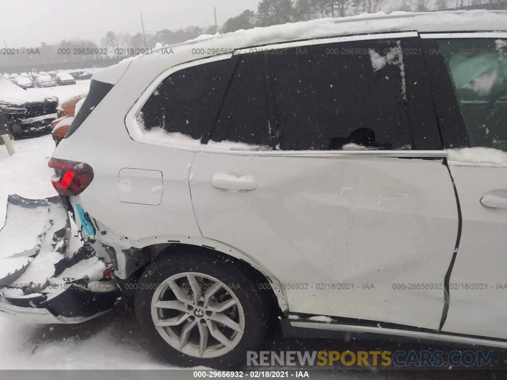 6 Photograph of a damaged car 5UXCR6C08M9F26672 BMW X5 2021