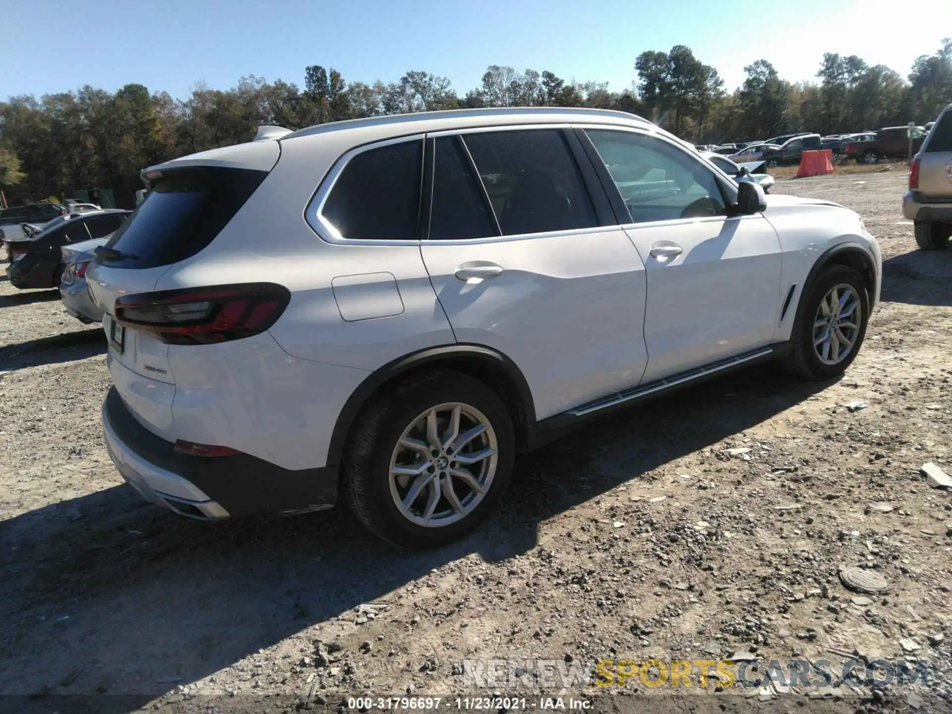 4 Photograph of a damaged car 5UXCR6C08M9H03186 BMW X5 2021