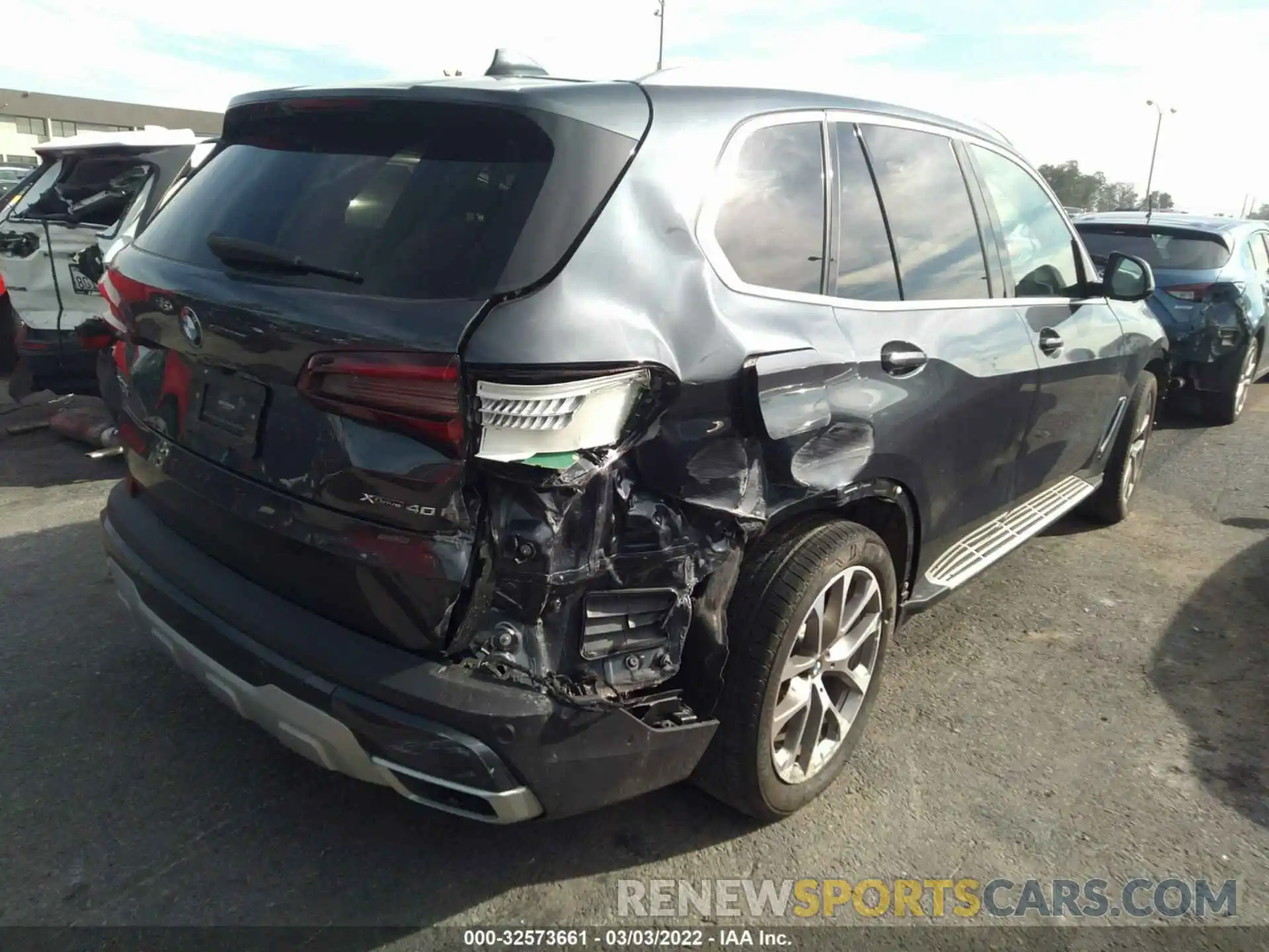 4 Photograph of a damaged car 5UXCR6C09M9G73258 BMW X5 2021