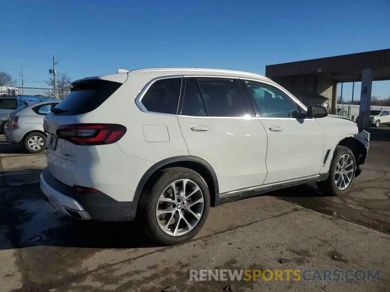 3 Photograph of a damaged car 5UXCR6C0XM9E88913 BMW X5 2021