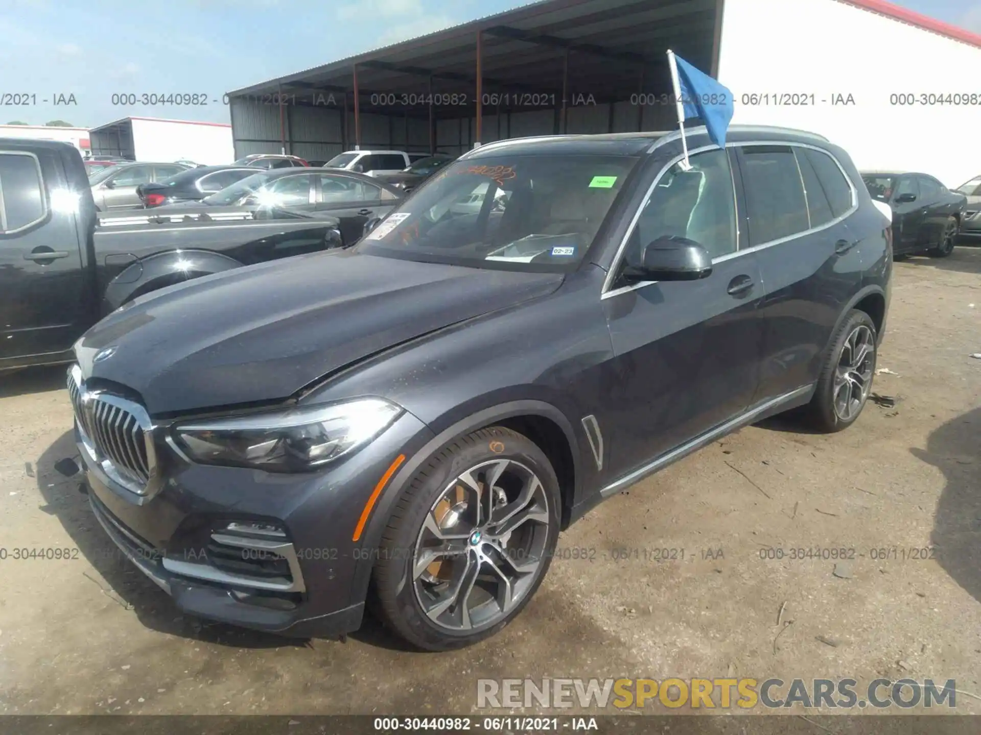 2 Фотография поврежденного автомобиля 5UXCR6C0XM9F86811 BMW X5 2021