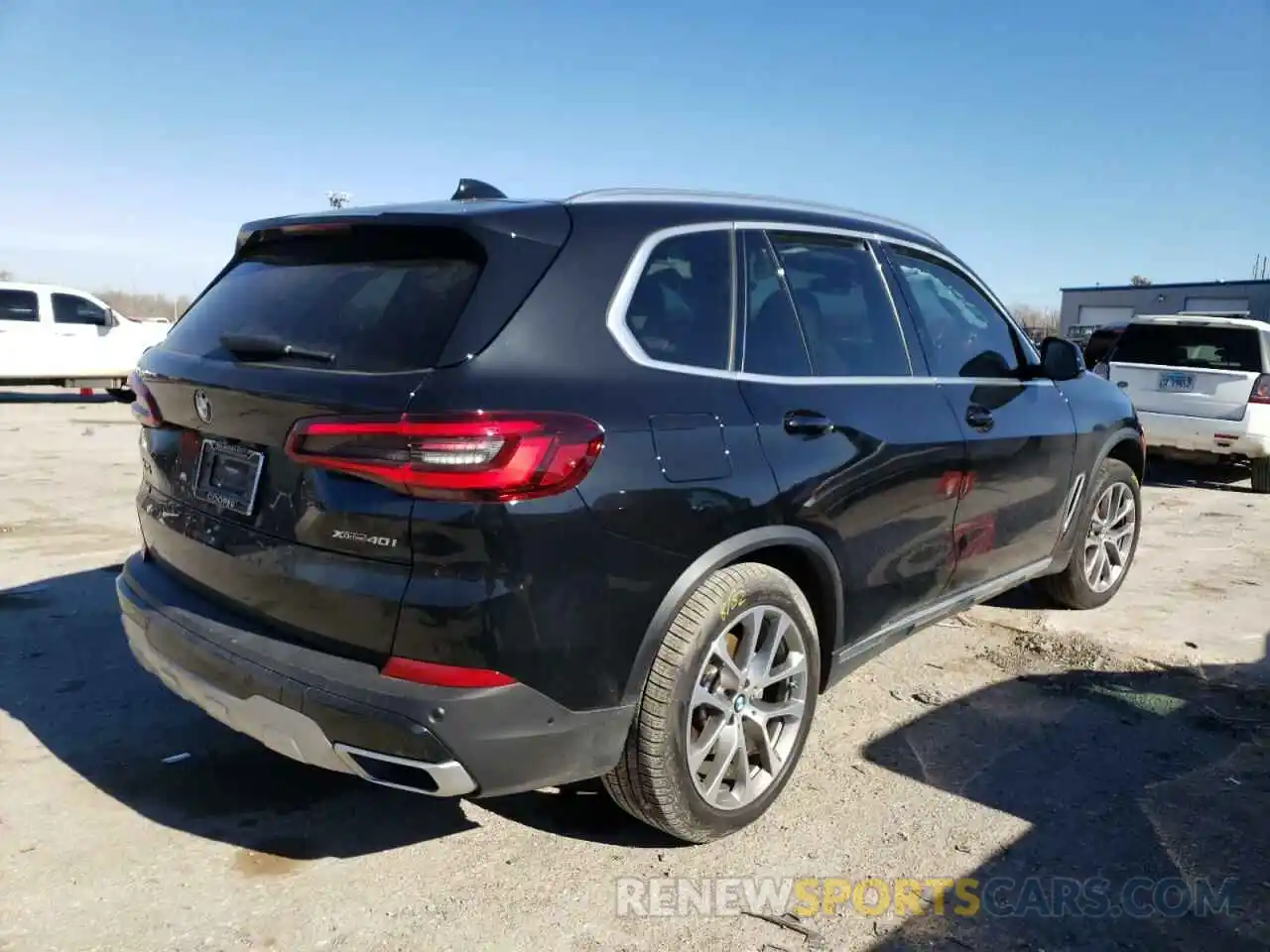 4 Photograph of a damaged car 5UXCR6C0XM9F94536 BMW X5 2021