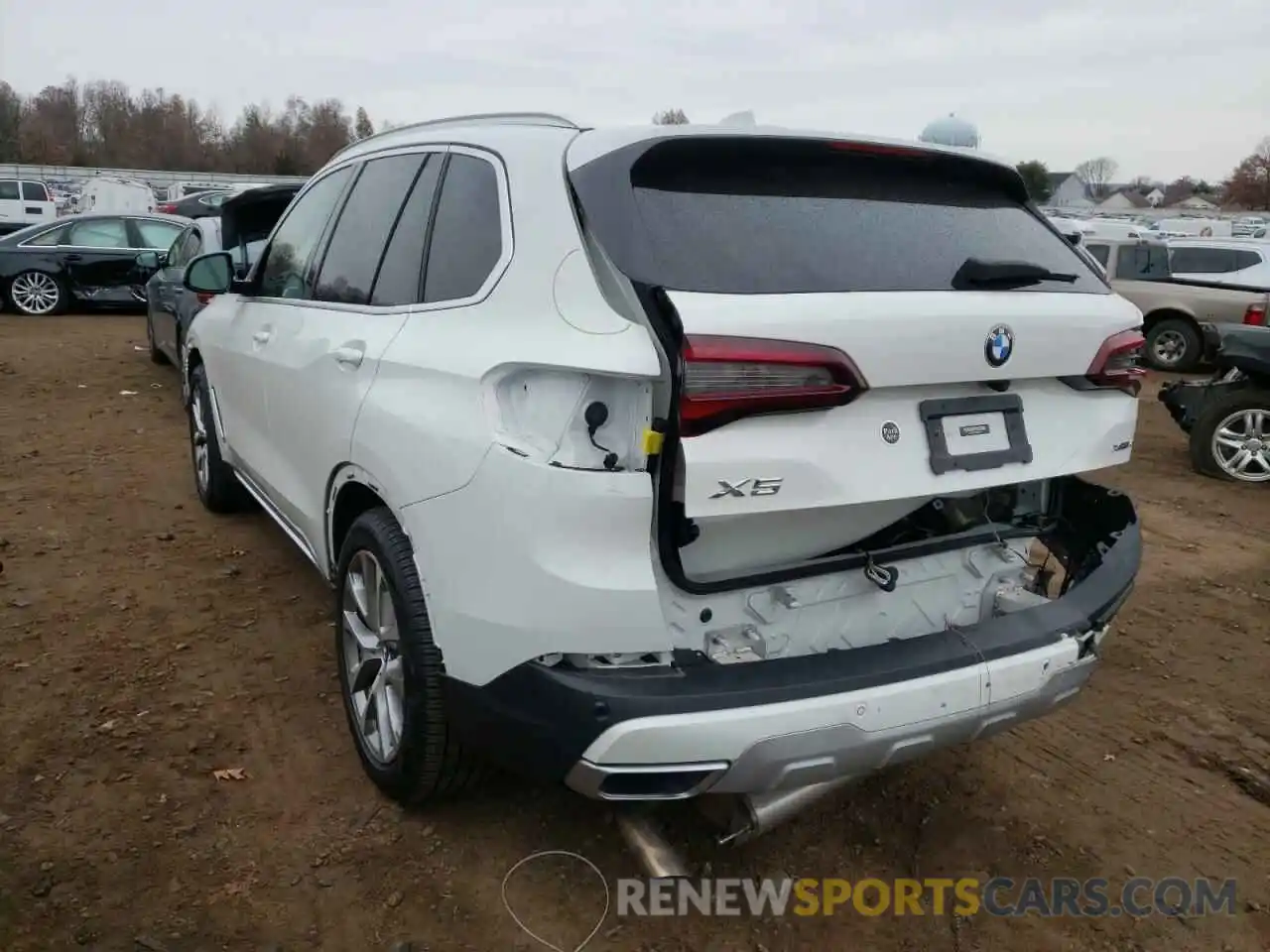 3 Photograph of a damaged car 5UXCR6C0XM9G08810 BMW X5 2021