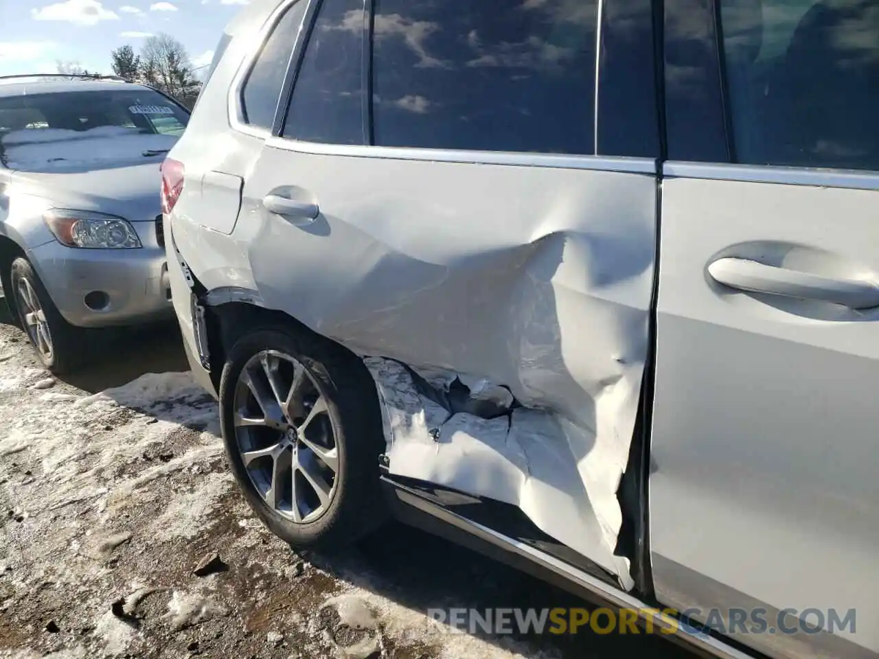 9 Photograph of a damaged car 5UXCR6C0XM9H29658 BMW X5 2021