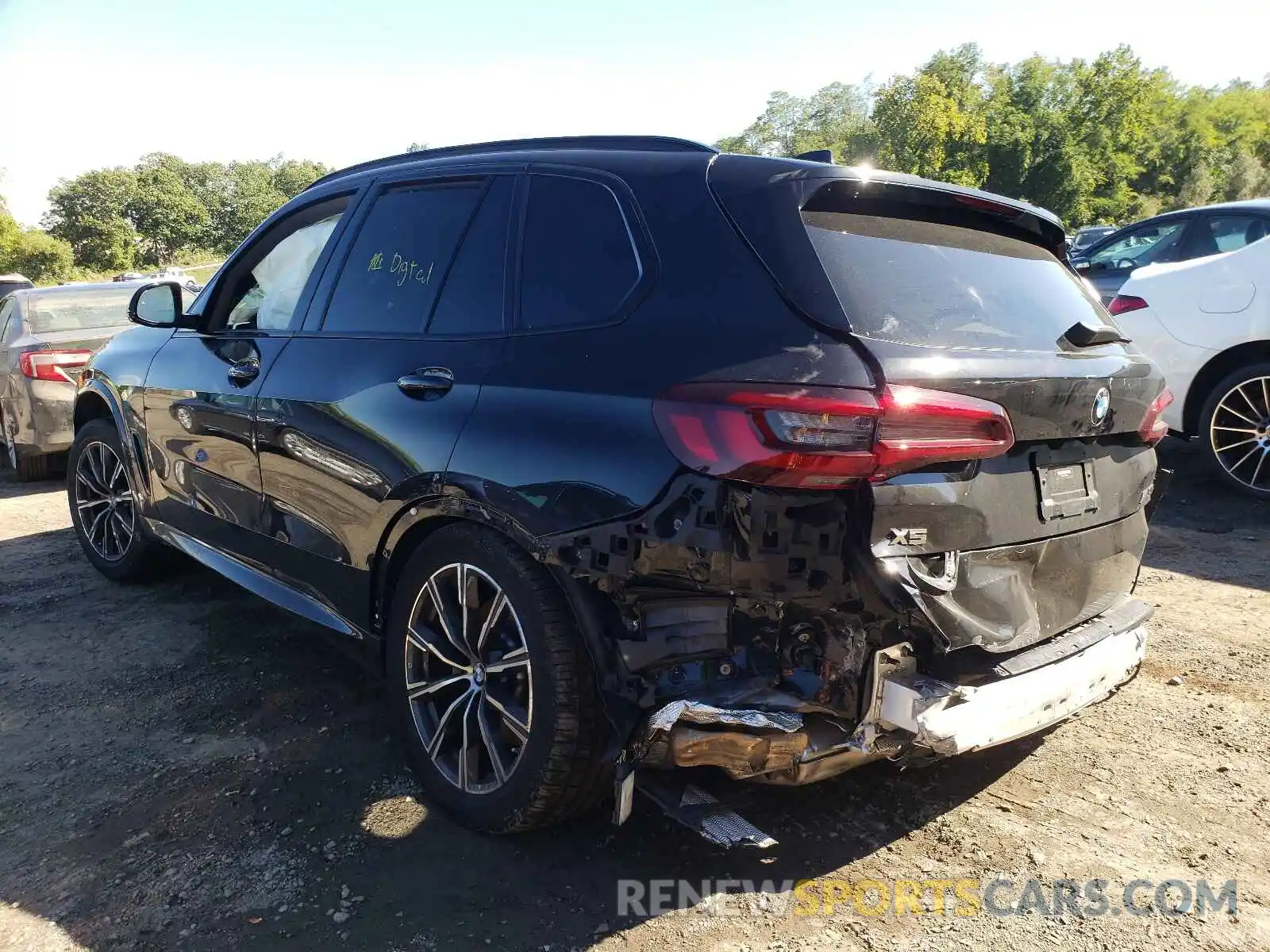 3 Photograph of a damaged car 5UXJU4C04M9F66175 BMW X5 2021