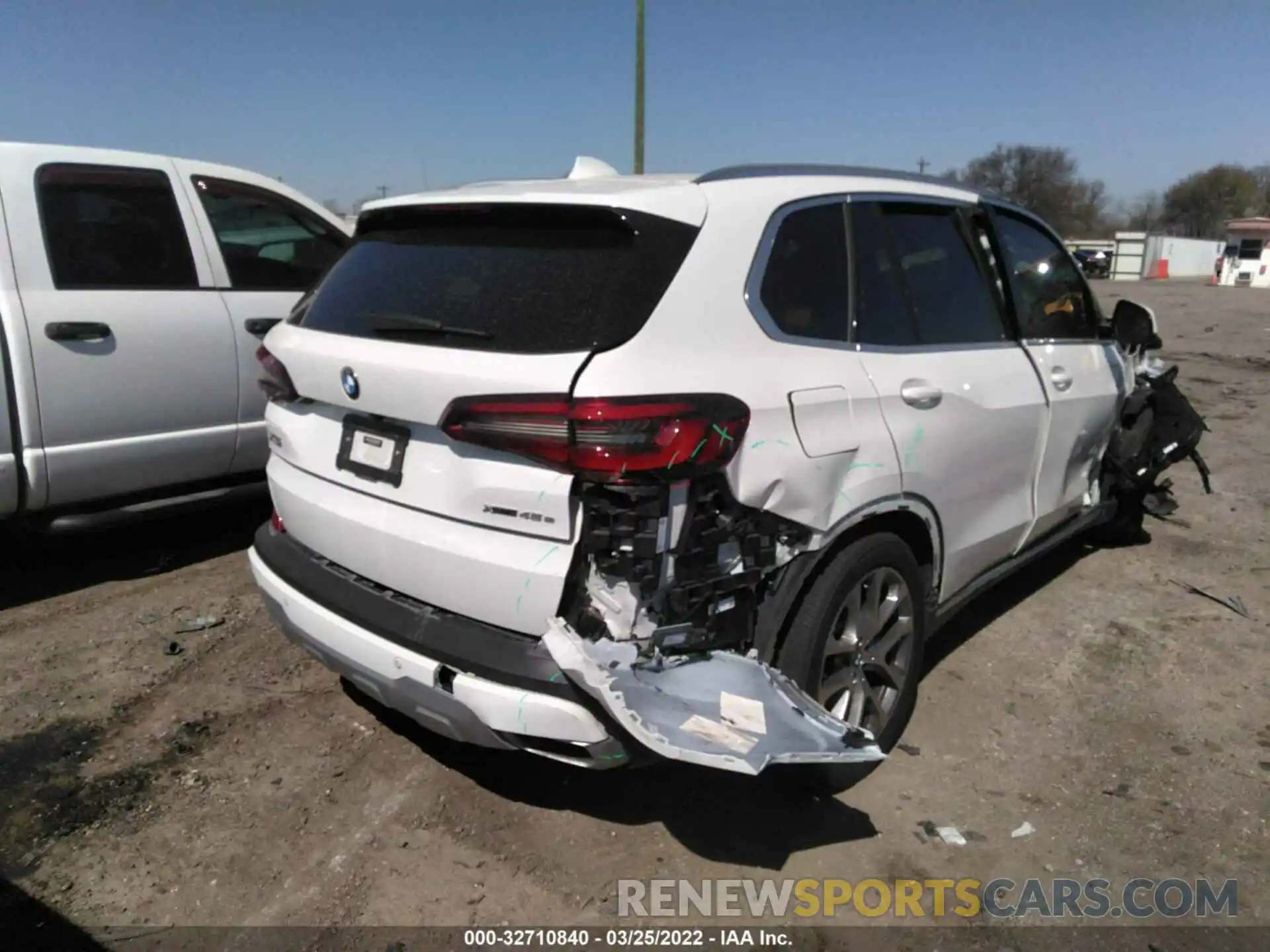 4 Photograph of a damaged car 5UXTA6C01M9E43317 BMW X5 2021