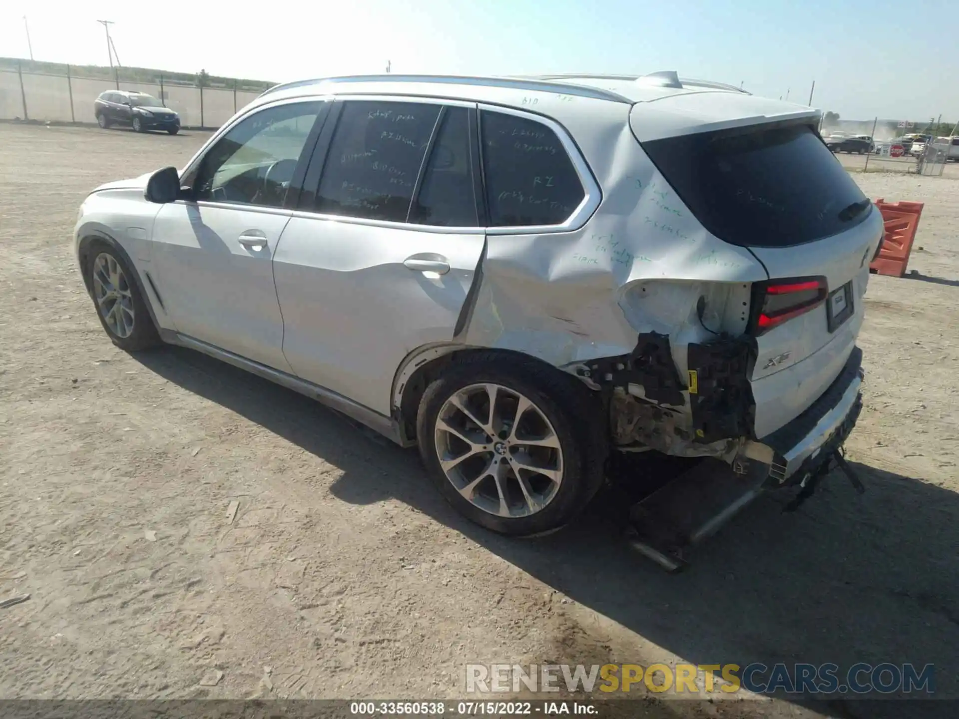 3 Photograph of a damaged car 5UXTA6C03M9H48463 BMW X5 2021