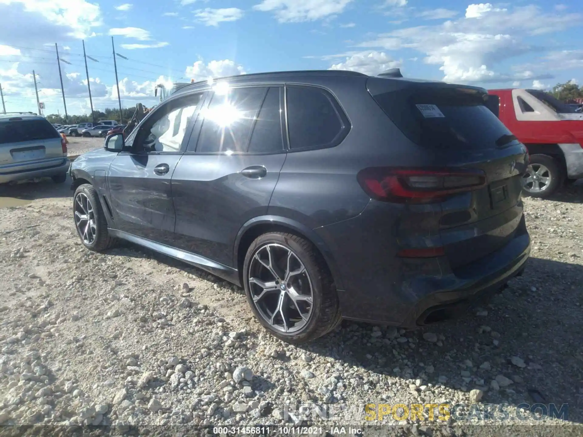 3 Фотография поврежденного автомобиля 5UXTA6C06M9F25656 BMW X5 2021