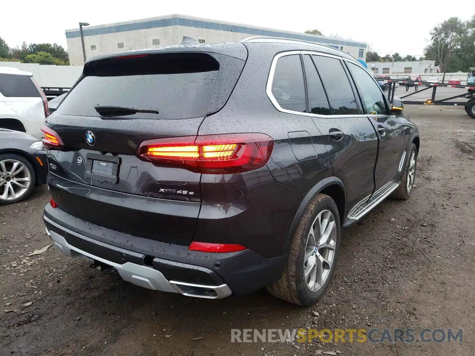 4 Photograph of a damaged car 5UXTA6C07M9H96483 BMW X5 2021