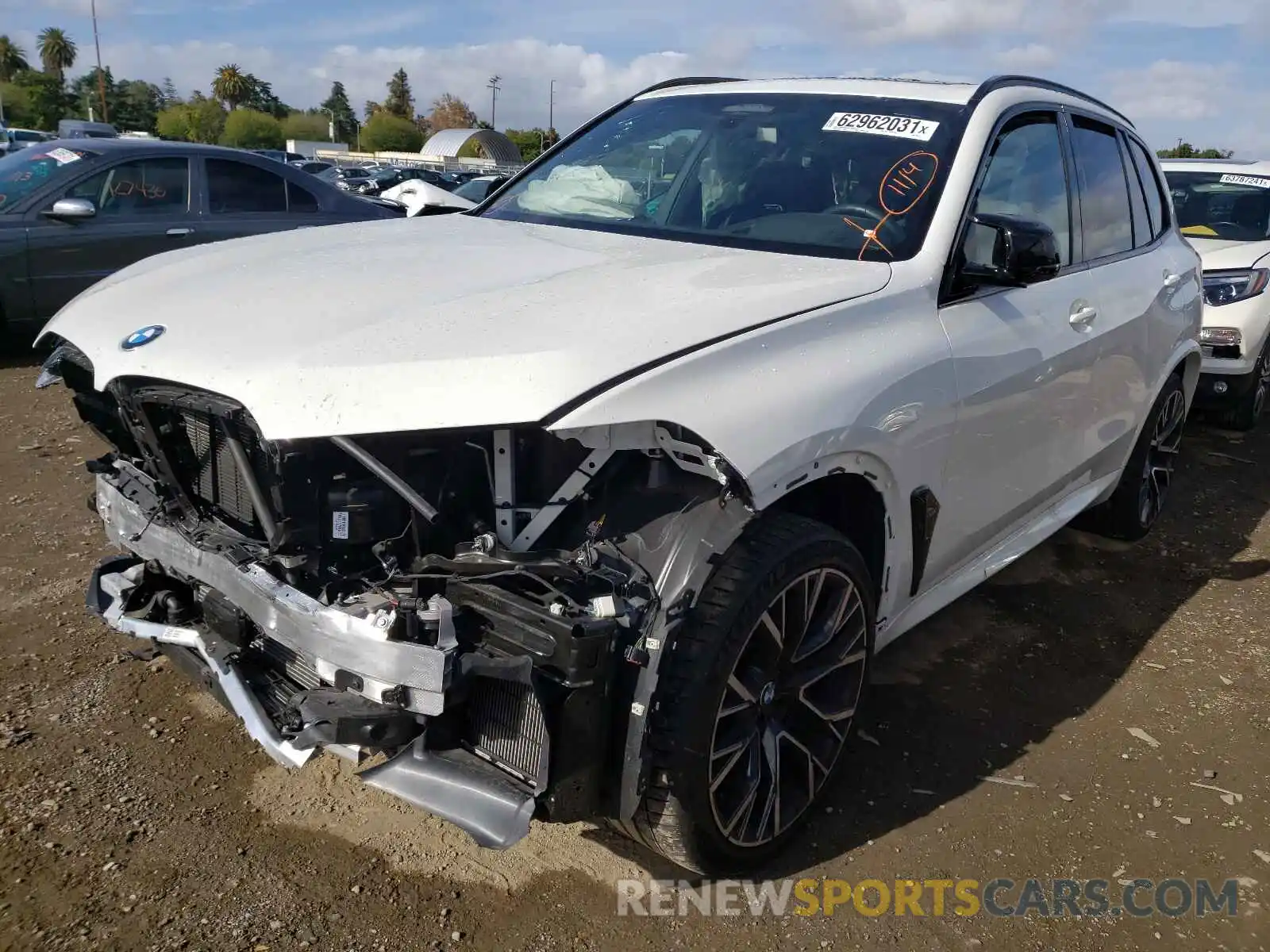 2 Photograph of a damaged car 5YMJU0C02M9F01617 BMW X5 2021