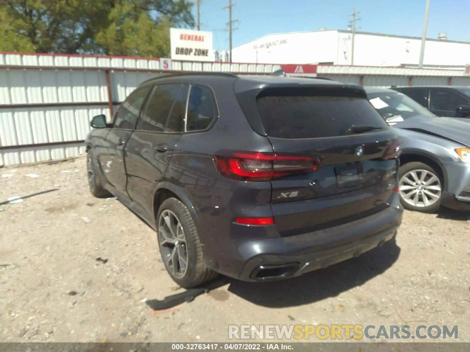 3 Photograph of a damaged car 5UXCR4C00N9K20584 BMW X5 2022