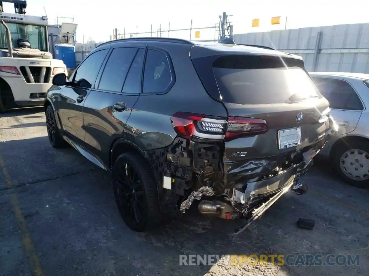 3 Photograph of a damaged car 5UXCR4C01N9K05057 BMW X5 2022