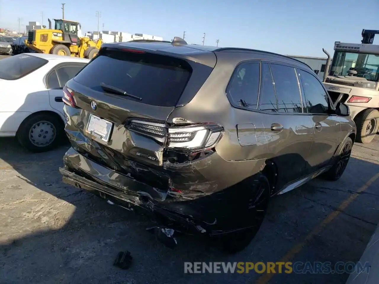 4 Photograph of a damaged car 5UXCR4C01N9K05057 BMW X5 2022