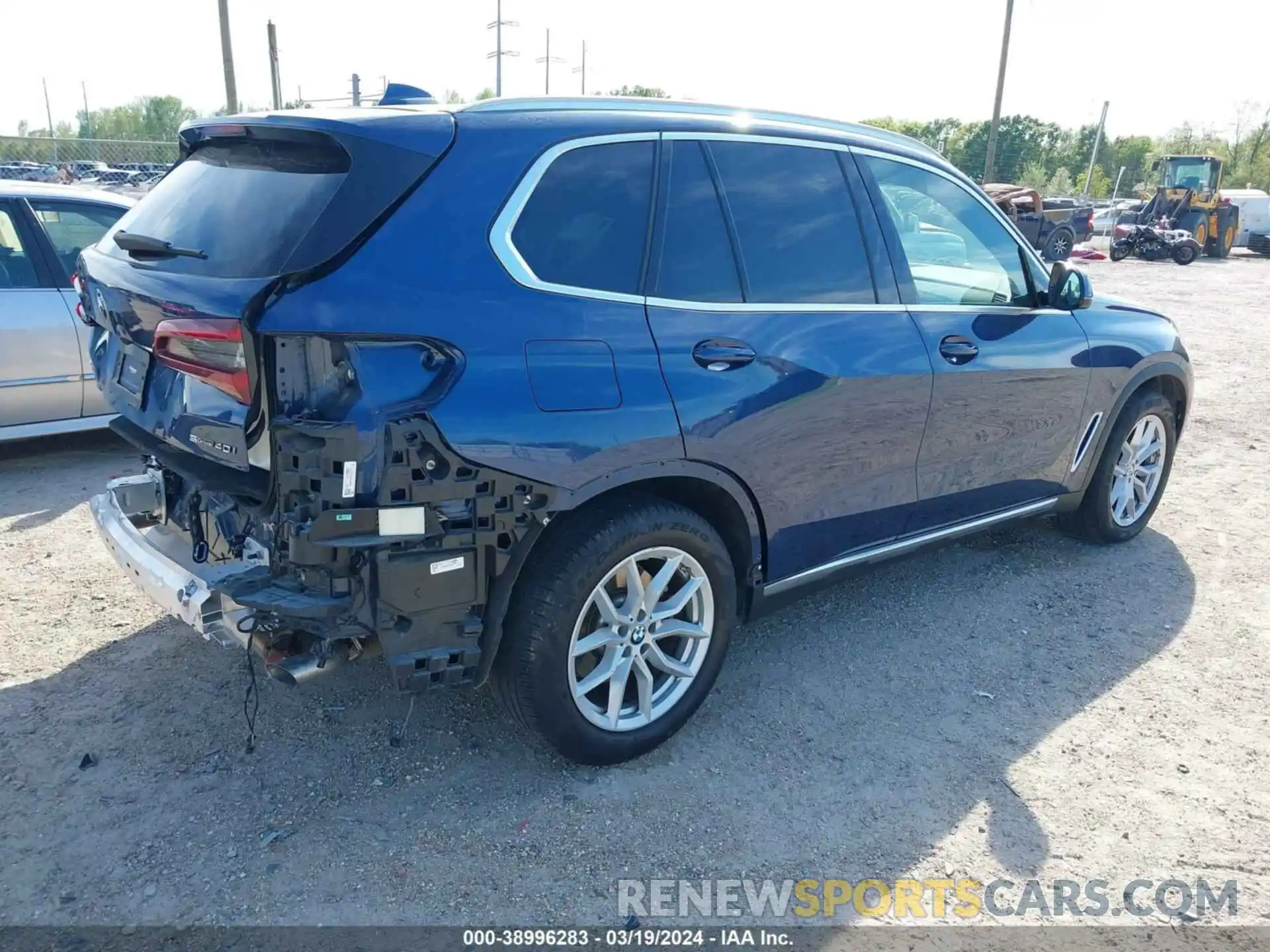 4 Photograph of a damaged car 5UXCR4C02N9L07242 BMW X5 2022