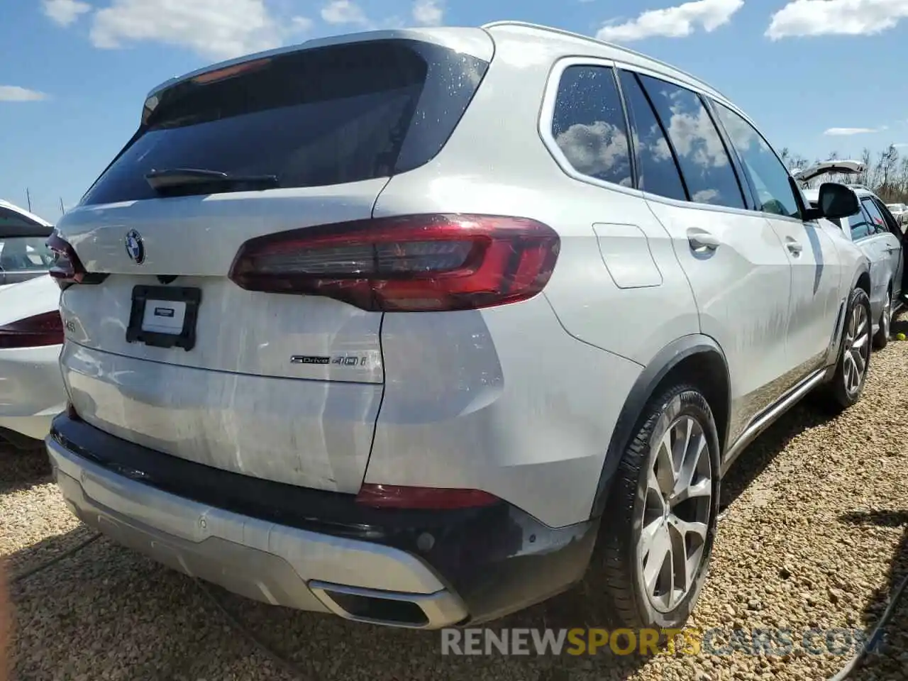 4 Photograph of a damaged car 5UXCR4C04N9J42357 BMW X5 2022