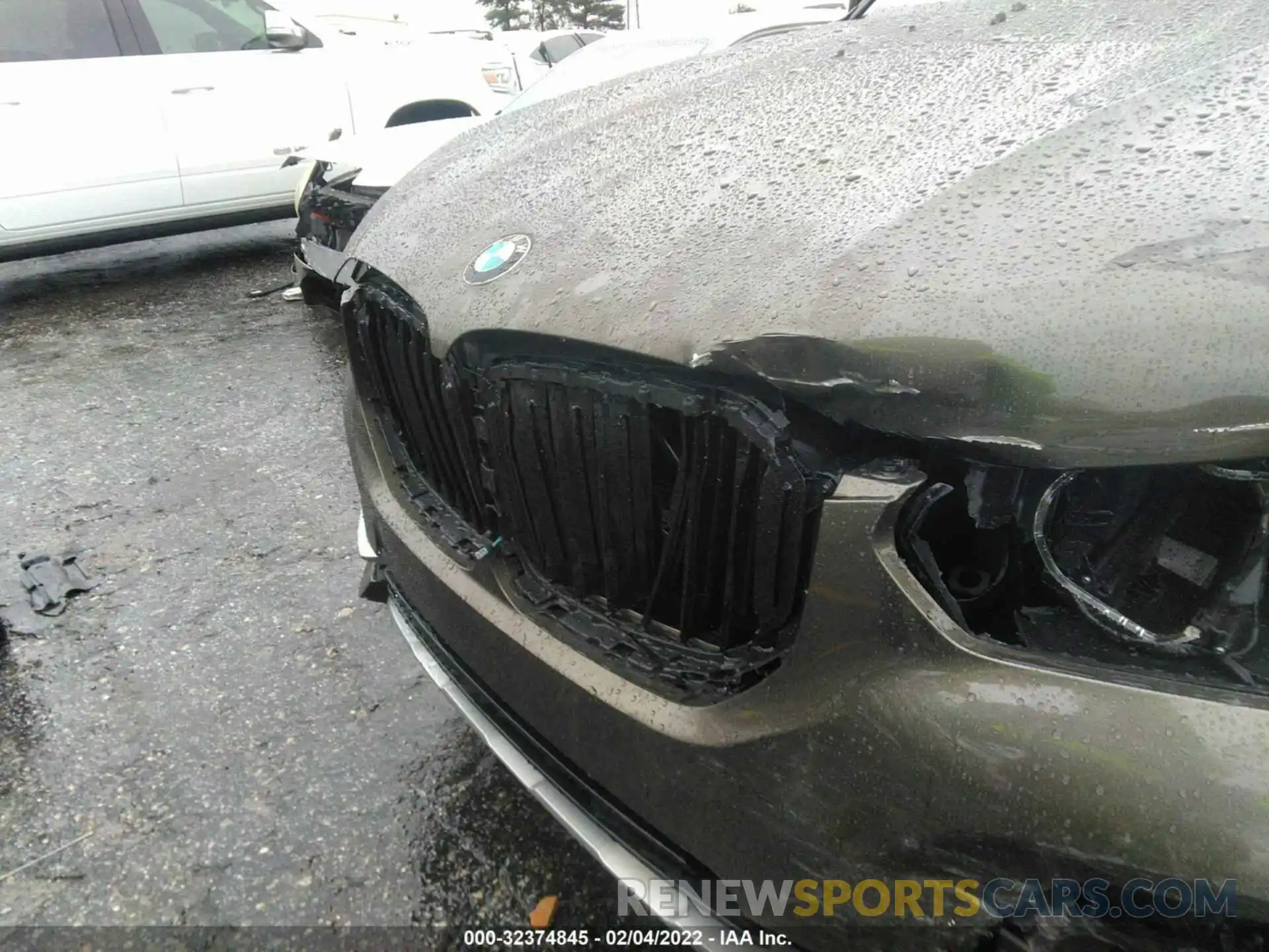 10 Photograph of a damaged car 5UXCR4C04N9K28848 BMW X5 2022