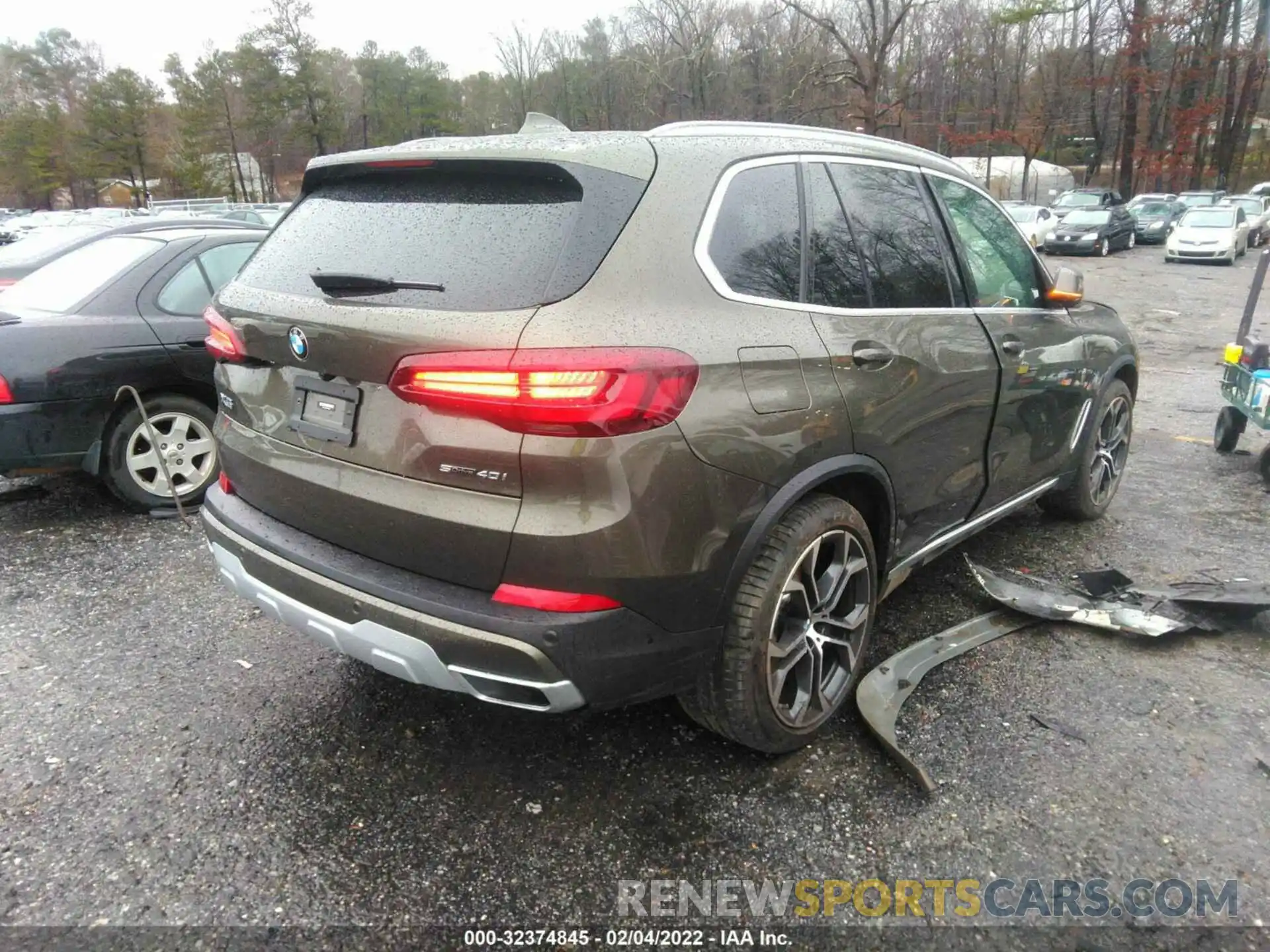 4 Photograph of a damaged car 5UXCR4C04N9K28848 BMW X5 2022