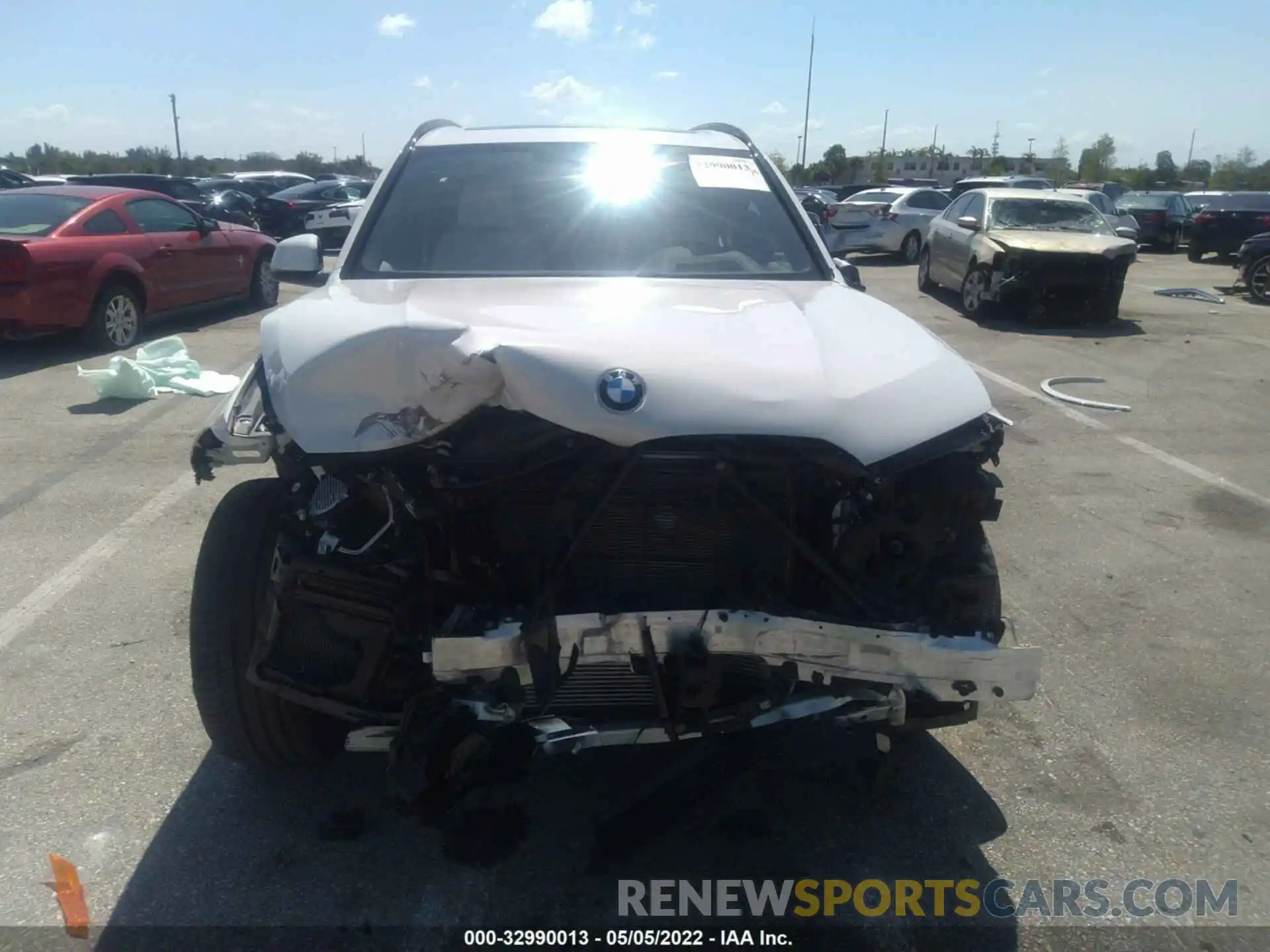 6 Photograph of a damaged car 5UXCR4C05N9J39323 BMW X5 2022