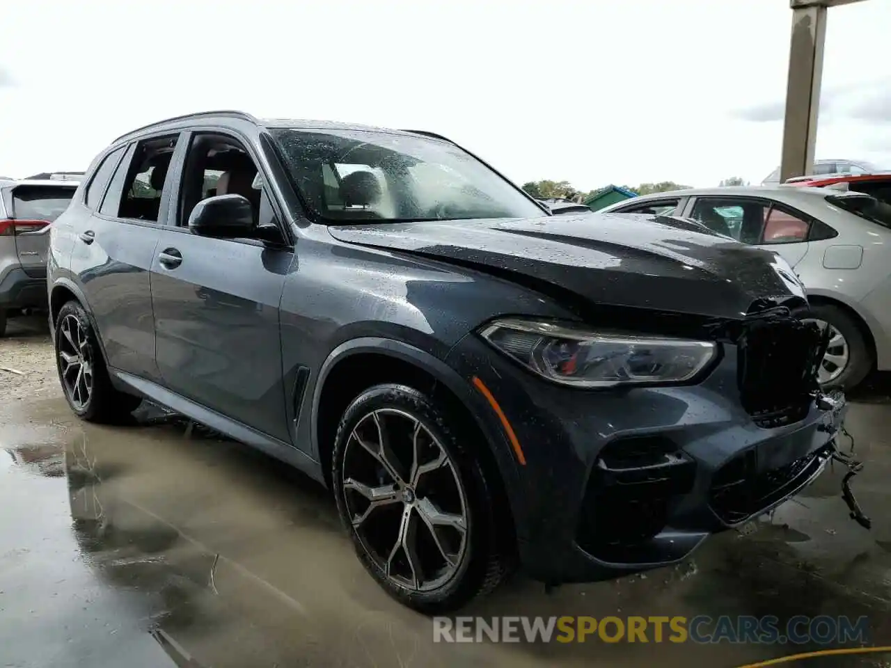 4 Photograph of a damaged car 5UXCR4C06N9K66176 BMW X5 2022