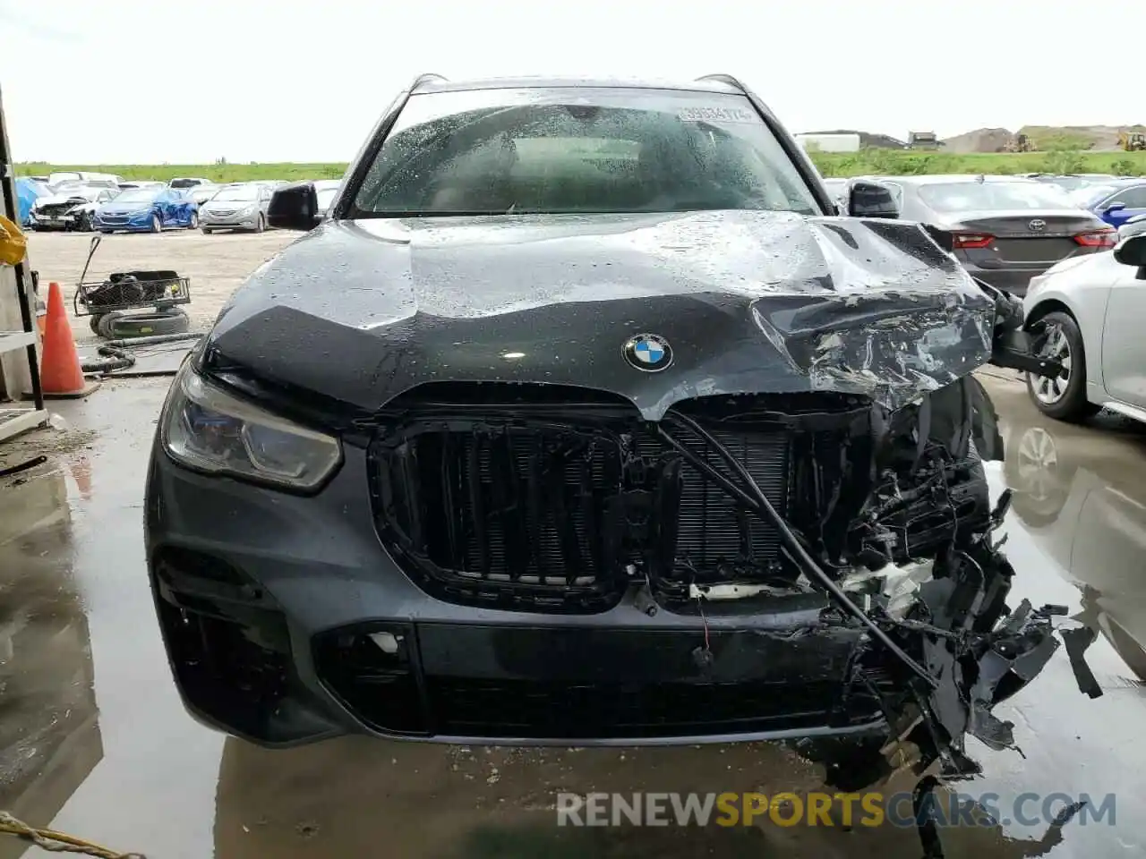 5 Photograph of a damaged car 5UXCR4C06N9K66176 BMW X5 2022